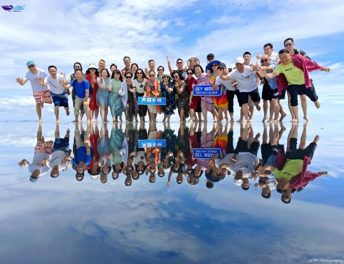 与世界有约丨抖du圈股份2023年度高管经理团队海表游奔赴大马，，，，，，从新启程！
