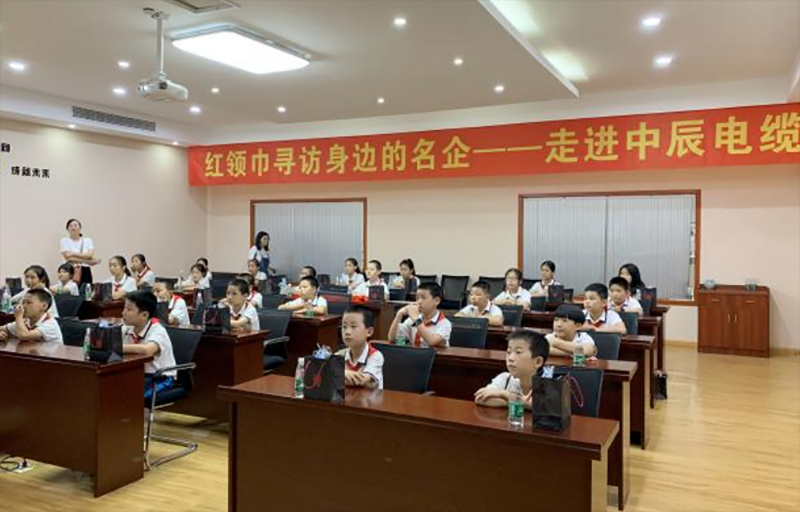 履责于行，，，，，，践行公益助学