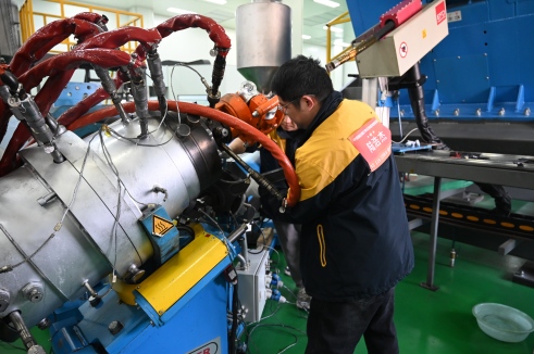 抖du圈股份多能工岗位技术较量交联工序实操考试收官